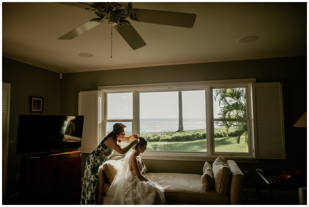Olowalu Wedding Elopement Photographer picture of bride getting ready with mother at rental house